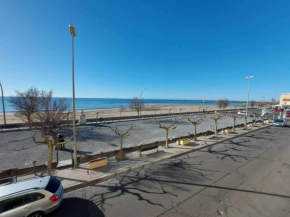 Appartement 3 pièces en bord de mer avec terrasse et parking, 6 personnes - FR-1-423-293